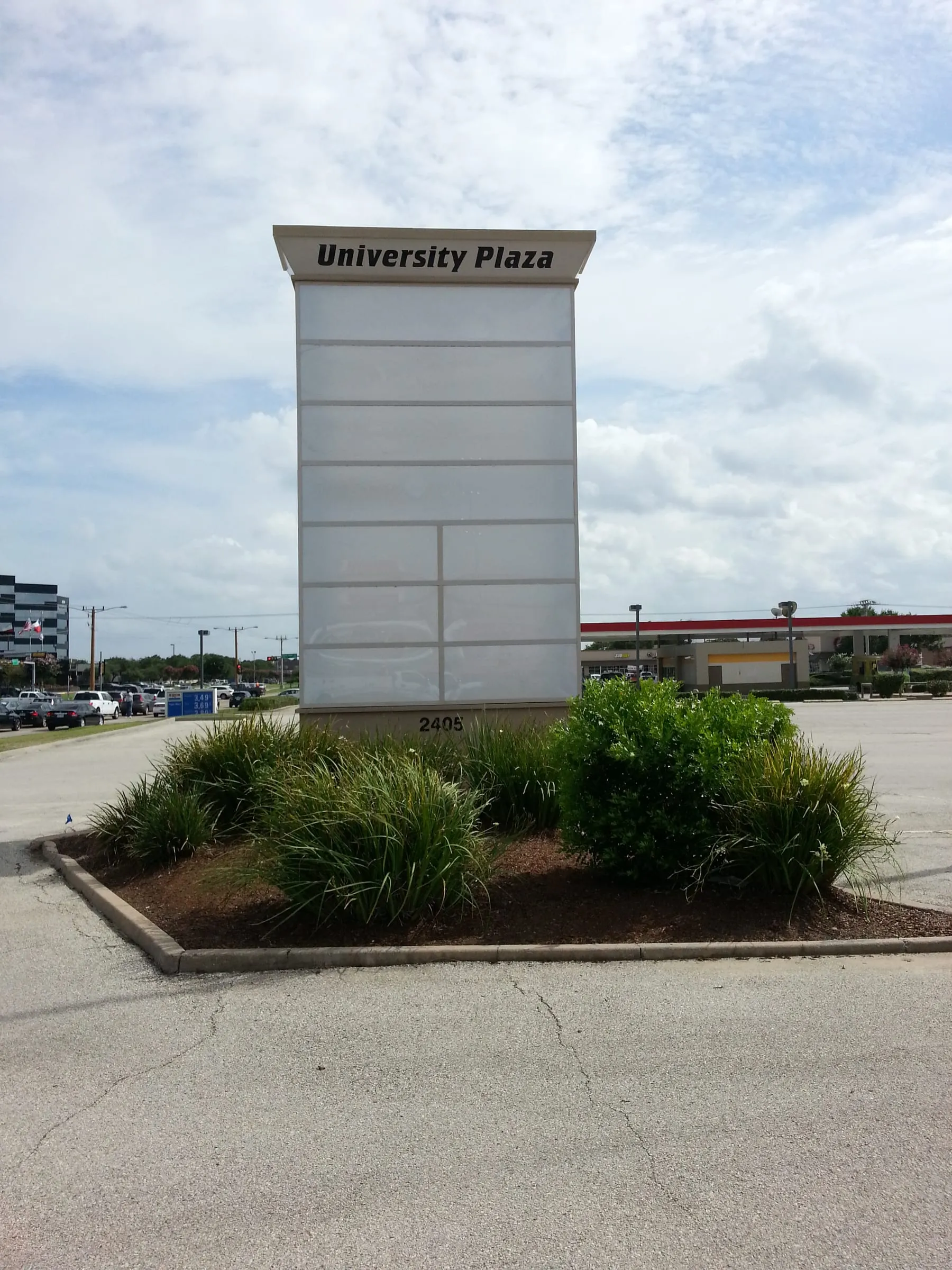 UNIVERSITY PLAZA